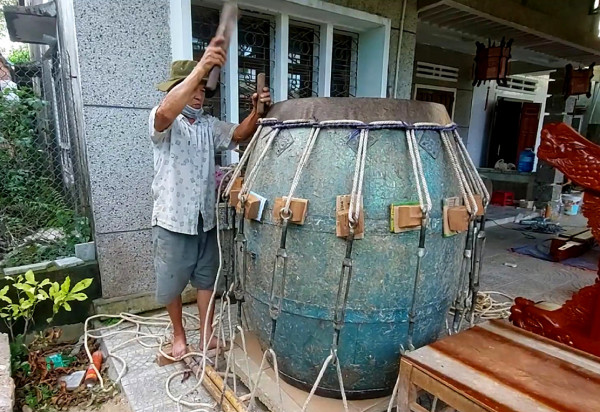 Làng trống Lâm Yên hiện chỉ còn 6-7 hộ làm nghề thường xuyên. Làng trống Lâm Yên hiện chỉ còn 6-7 hộ làm nghề thường xuyên.