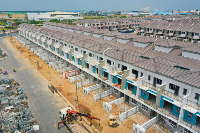 Một khu nhà ở tại TP Tân Uyên, Bình Dương, tháng 3/2021. Ảnh: Quỳnh Trần Một khu nhà ở tại TP Tân Uyên, Bình Dương, tháng 3/2021. Ảnh: Quỳnh Trần