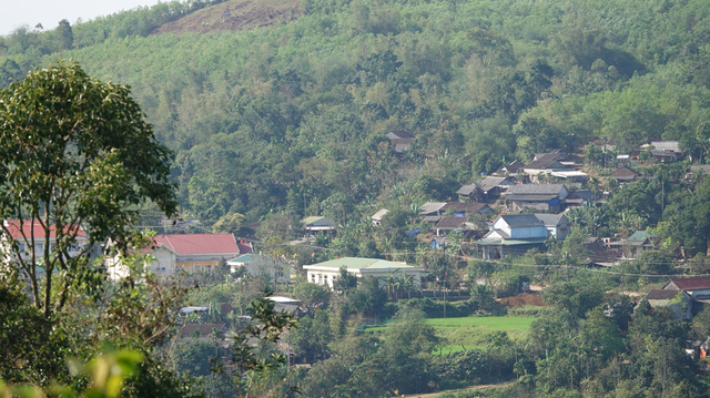 Chuyện những người bị nghi cầm đồ thuốc độc - Ảnh 3. Một góc làng Con Riêng, xã Ba Trang (H.Ba Tơ, Quảng Ngãi). Ảnh: Phạm ANh