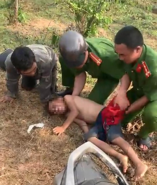 2 cán bộ công an cứu sống cháu bé 9 tuổi bị đuối nước