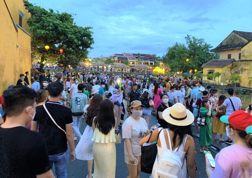 Chia lối thu vé không chừng lợi bất cập hại với một địa phương mà du lịch là một trong những nguồn thu chính. Ảnh: Hoàng Bin Chia lối thu vé không chừng lợi bất cập hại với một địa phương mà du lịch là một trong những nguồn thu chính. Ảnh: Hoàng Bin