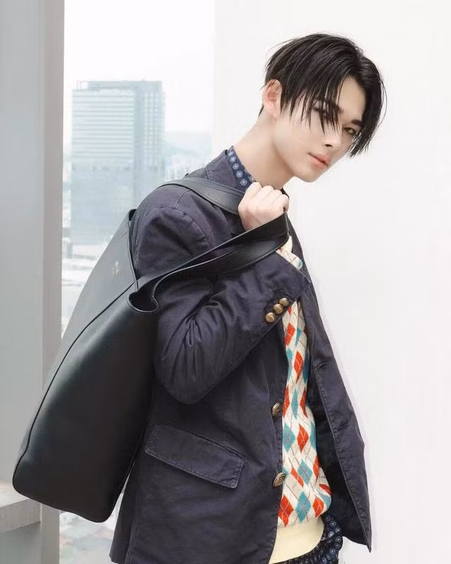 Chỉ mới 17 tuổi nhưng Ni-Ki đã được công nhận là một trong những vũ công tài năng nhất Kpop