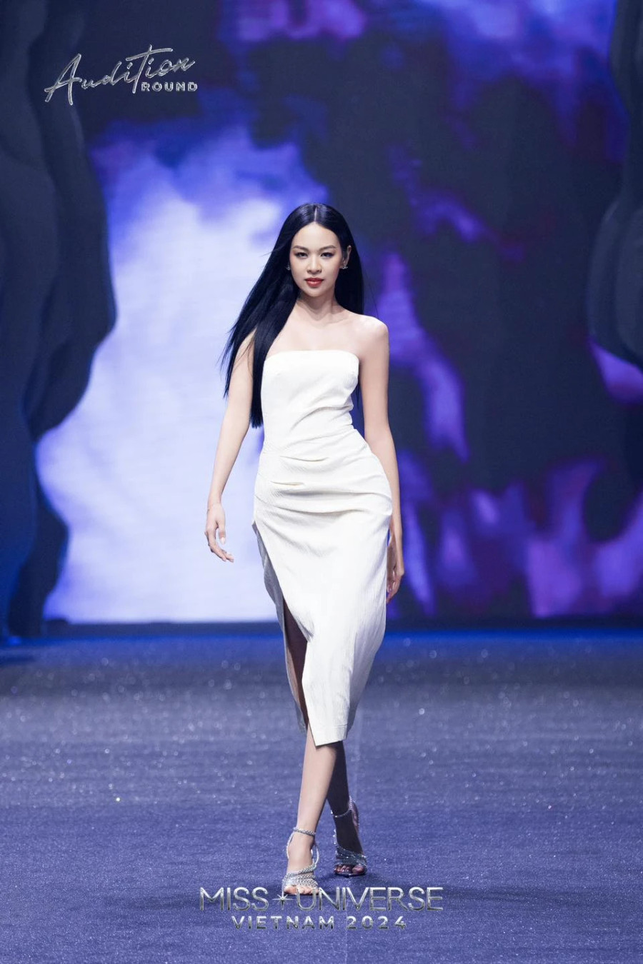 Không quá bất ngờ khi Phí Phương Anh vào top 33 Miss Universe Vietnam. Đến với cuộc thi nhan sắc, người đẹp 9X mang tinh thần “chiến đấu hết mình” với hy vọng truyền cảm hứng cho các bạn trẻ Không quá bất ngờ khi Phí Phương Anh vào top 33 Miss Universe Vietnam. Đến với cuộc thi nhan sắc, người đẹp 9X mang tinh thần “chiến đấu hết mình” với hy vọng truyền cảm hứng cho các bạn trẻ