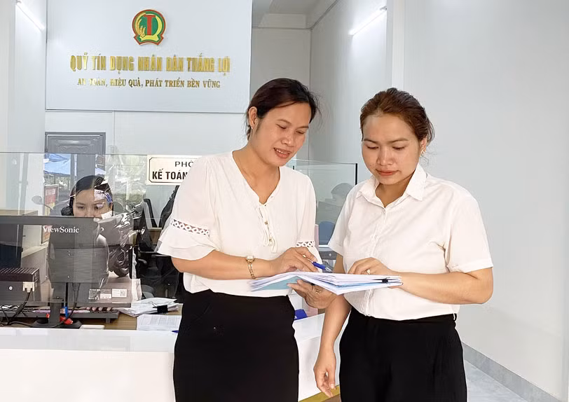 Các quỹ tín dụng nhân dân đã làm tốt vai trò cung ứng nguồn vốn cho nông hộ và hộ sản xuất kinh doanh quy mô nhỏ. Ảnh: Sơn Ca