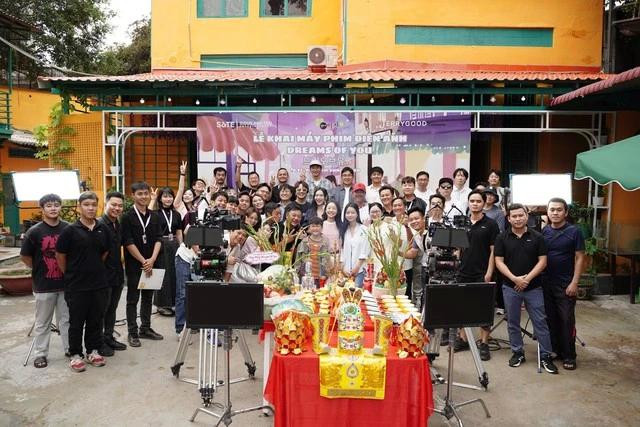 Dàn diễn viên Việt - Hàn cùng ê kíp trong lễ khai máy Dreams of you