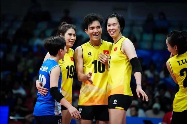 Đội tuyển bóng chuyền nữ Việt Nam tranh ngôi vô địch chặng 1 SEA V.League 2024 với 'kình địch' Thái Lan Đội tuyển bóng chuyền nữ Việt Nam tranh ngôi vô địch chặng 1 SEA V.League 2024 với 'kình địch' Thái Lan