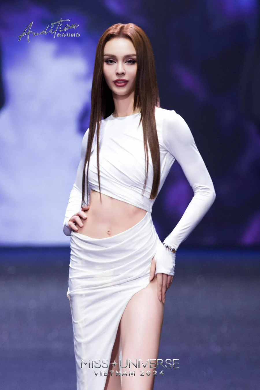 Thi nhan sắc ở tuổi 32, MLee hy vọng bản thân sẽ có những trải nghiệm thú vị tại Miss Universe Vietnam 2024. Cô nói việc cạnh tranh với đối thủ như Kỳ Duyên là điều vinh hạnh. “Đến với cuộc thi mà có thí sinh mạnh như vậy sẽ giúp tôi học hỏi được nhiều điều hơn”, cô bày tỏ Thi nhan sắc ở tuổi 32, MLee hy vọng bản thân sẽ có những trải nghiệm thú vị tại Miss Universe Vietnam 2024. Cô nói việc cạnh tranh với đối thủ như Kỳ Duyên là điều vinh hạnh. “Đến với cuộc thi mà có thí sinh mạnh như vậy sẽ giúp tôi học hỏi được nhiều điều hơn”, cô bày tỏ