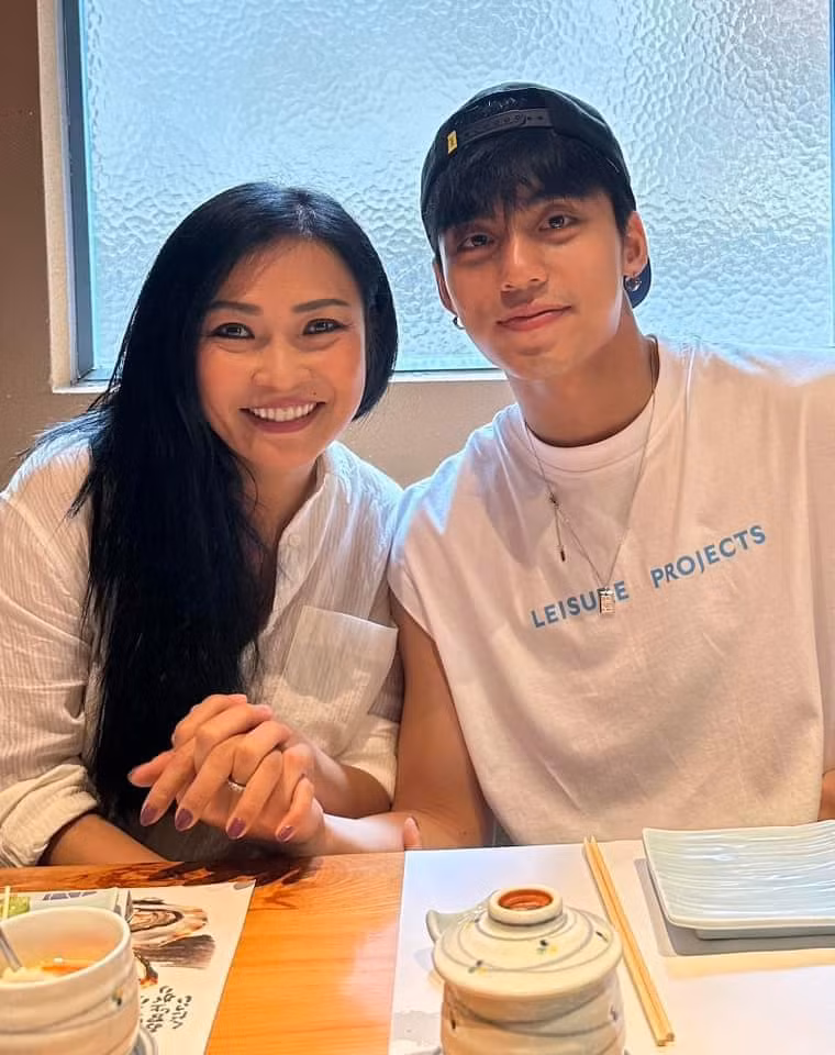 Phương Thanh đính chính tin đồn hẹn hò Mono