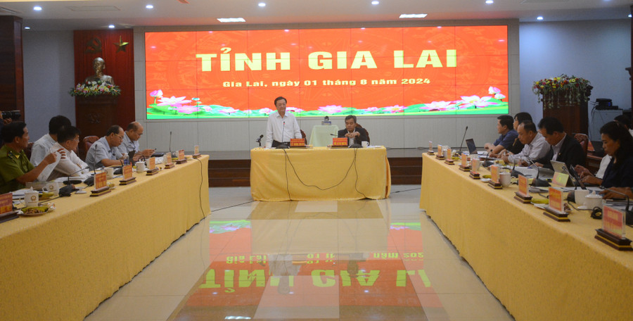 Quang cảnh buổi làm việc giữa Bộ Nông nghiệp và PTNT với tỉnh Gia Lai nhằm tháo gỡ một số khó khăn vướng mắc trên lĩnh vực nông nghiệp. Ảnh: M.T Quang cảnh buổi làm việc giữa Bộ Nông nghiệp và PTNT với tỉnh Gia Lai nhằm tháo gỡ một số khó khăn vướng mắc trên lĩnh vực nông nghiệp. Ảnh: M.T