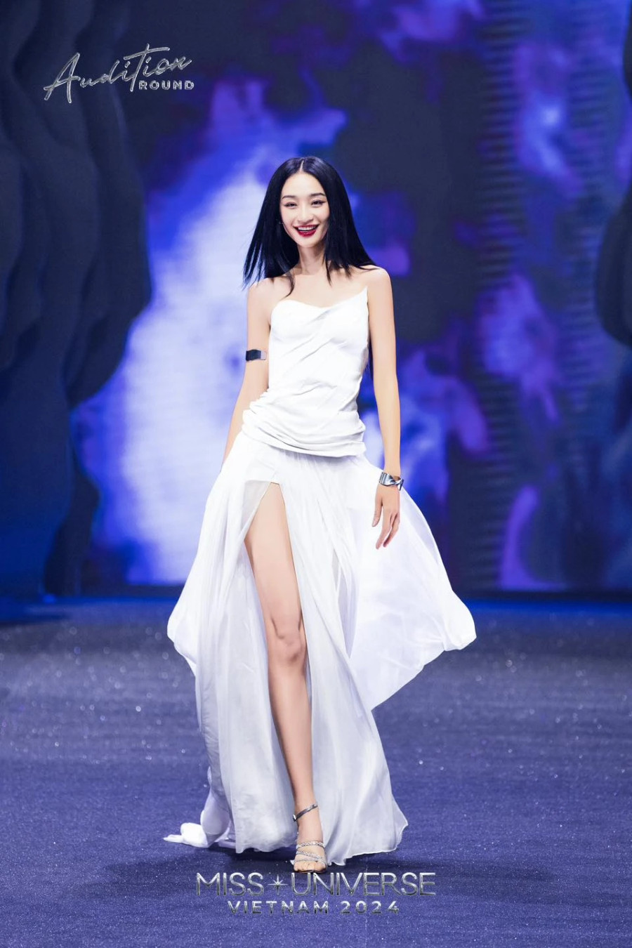 Trà My là cái tên gây chú ý trong top 33. Ban đầu, cô không dự định thi hoa hậu, nhưng khi được bạn bè ủng hộ, cô ghi danh tranh tài. Tuy nhiên, việc Trà My xuất hiện tại đấu trường nhan sắc cũng vấp phải những ý kiến trái chiều vì ngoại hình mỏng, được đánh giá phù hợp với vai trò người mẫu hơn Trà My là cái tên gây chú ý trong top 33. Ban đầu, cô không dự định thi hoa hậu, nhưng khi được bạn bè ủng hộ, cô ghi danh tranh tài. Tuy nhiên, việc Trà My xuất hiện tại đấu trường nhan sắc cũng vấp phải những ý kiến trái chiều vì ngoại hình mỏng, được đánh giá phù hợp với vai trò người mẫu hơn