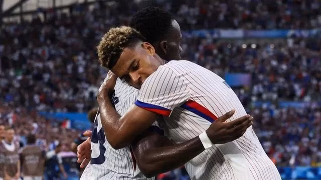 Pháp có mặt ở bán kết môn bóng đá nam Olympic