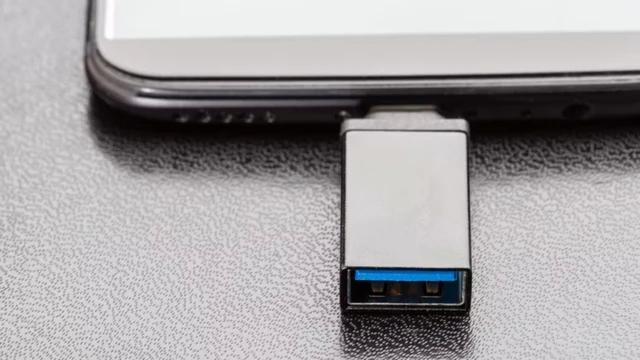 USB OTG có thể giúp kết nối nhiều phụ kiện bên ngoài vào điện thoại