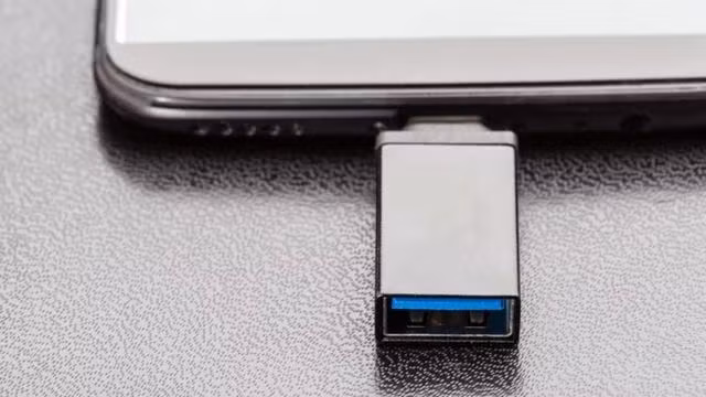 USB OTG có thể giúp kết nối nhiều phụ kiện bên ngoài vào điện thoại