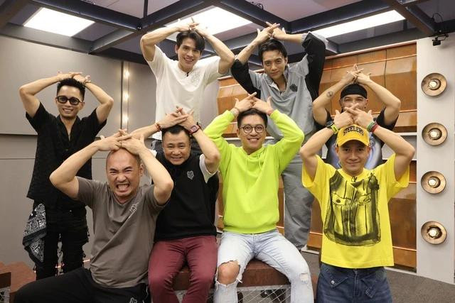 Dàn "anh tài" hoạt động ở nhiều lĩnh vực giúp chương trình thu hút lượng khán giả đông đảo Dàn "anh tài" hoạt động ở nhiều lĩnh vực giúp chương trình thu hút lượng khán giả đông đảo