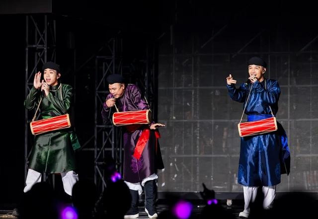 Tiết mục Trống cơm là một trong những điểm sáng của vòng công diễn 1 Tiết mục Trống cơm là một trong những điểm sáng của vòng công diễn 1