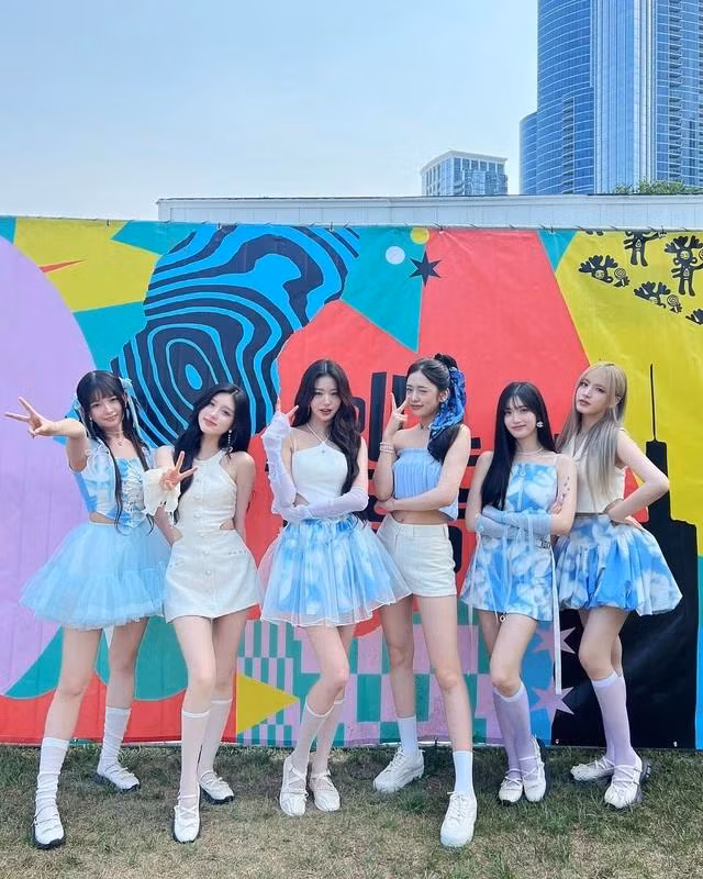 Ive, một nhóm nhạc nữ gồm sáu thành viên của Starship Entertainment, đã thống trị các bảng xếp hạng kể từ khi ra mắt vào cuối năm 2021