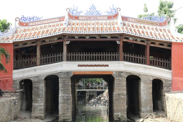 Di tích chùa Cầu sau khi trùng tu Di tích chùa Cầu sau khi trùng tu