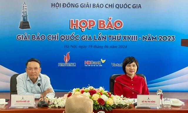 Phó chủ tịch thường trực Hội Nhà báo Việt Nam Nguyễn Đức Lợi thông tin tại buổi họp báo