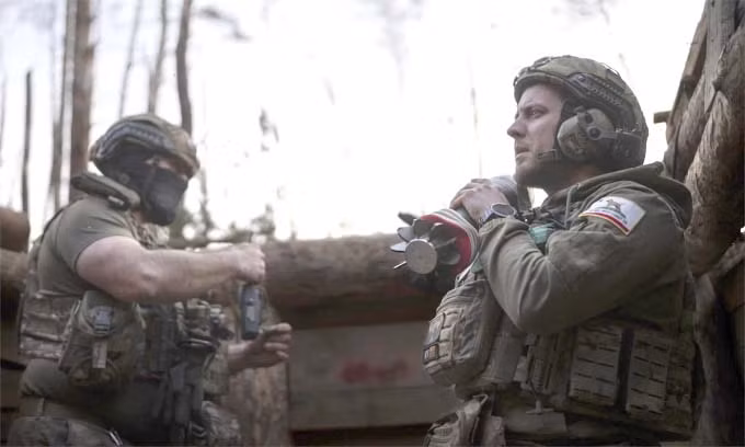 Mỹ dỡ lệnh cấm cung cấp vũ khí cho Lữ đoàn Azov của Ukraine. Ảnh: AP