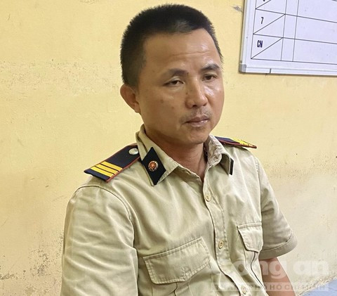 Đối tượng Hùng tại cơ quan Công an