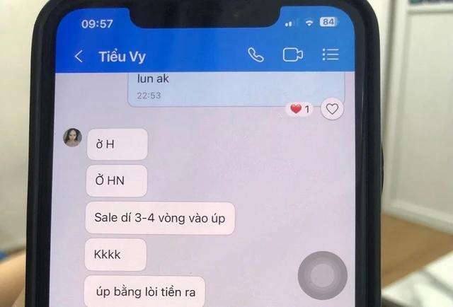 Chiêu trò làm tiền khách hàng của Tiểu Vy truyền lại cho các tư vấn viên