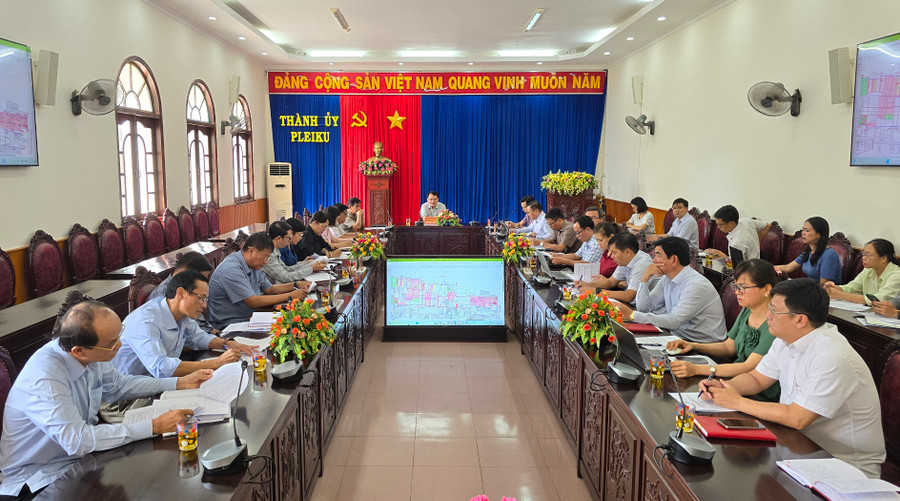 Quang cảnh buổi làm việc. Ảnh: Bá Bính Quang cảnh buổi làm việc. Ảnh: Bá Bính