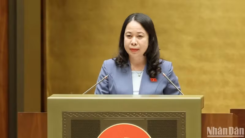 Sáng 8-6, tại kỳ họp thứ 7, Quốc hội khóa XV, thừa ủy quyền của Chủ tịch nước, Phó Chủ tịch nước Võ Thị Ánh Xuân trình bày tóm tắt Tờ trình về việc phê chuẩn Văn kiện gia nhập Hiệp định Đối tác Toàn diện và Tiến bộ xuyên Thái Bình Dương (CPTPP) của Liên hiệp Vương quốc Anh và Bắc Ireland. Ảnh: DUY LINH/NDĐT