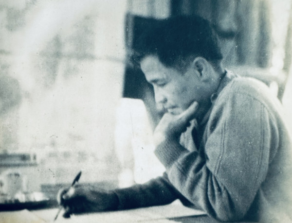 Đại tướng Nguyễn Chí Thanh làm việc tại căn cứ Quân ủy miền, năm 1966.