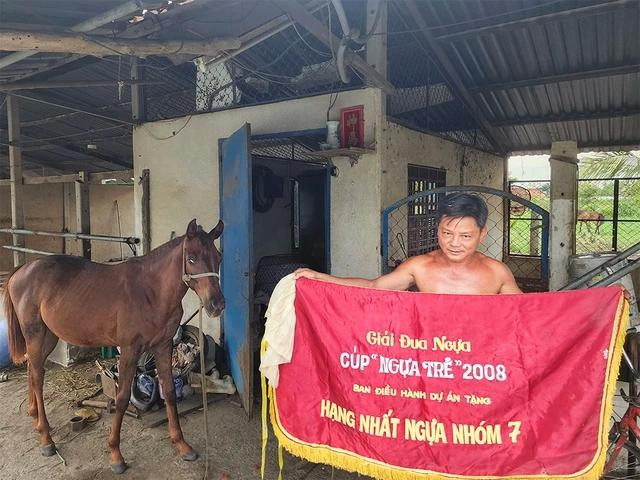 Lê Thành Nguyên từng là một nài khét tiếng giữa thập niên 1990 Lê Thành Nguyên từng là một nài khét tiếng giữa thập niên 1990