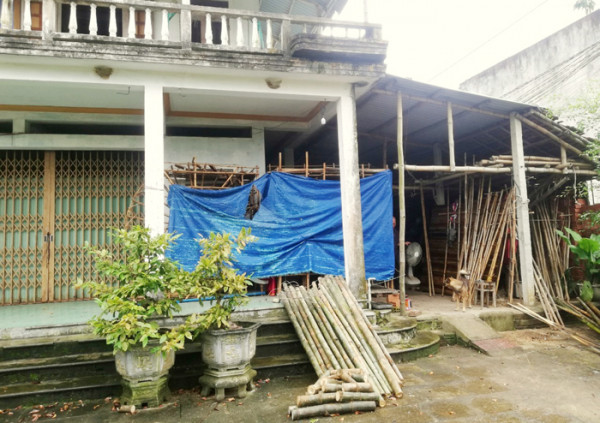 Ngôi nhà của ông Quýt, nơi ông dành để dựng lại bờ xe nước. Ngôi nhà của ông Quýt, nơi ông dành để dựng lại bờ xe nước.