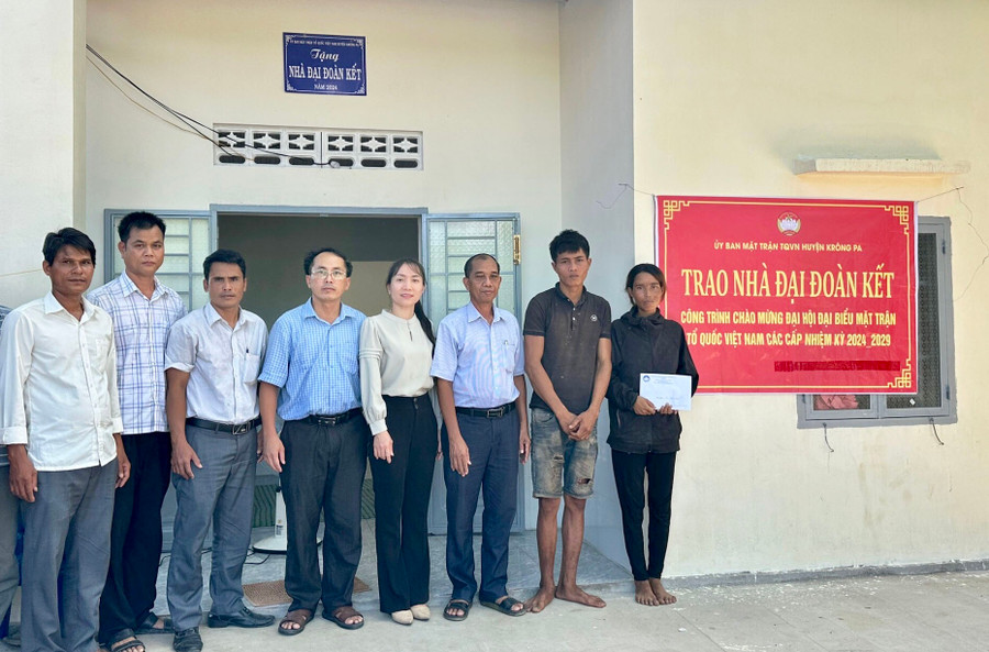 Ủy ban MTTQ Việt Nam huyện Krông Pa đã có nhiều đổi mới, phát huy vai trò trong thực hiện nhiệm vụ chính trị, tăng cường khối đại đoàn kết toàn dân tộc. Ảnh: K.N Ủy ban MTTQ Việt Nam huyện Krông Pa đã có nhiều đổi mới, phát huy vai trò trong thực hiện nhiệm vụ chính trị, tăng cường khối đại đoàn kết toàn dân tộc. Ảnh: K.N