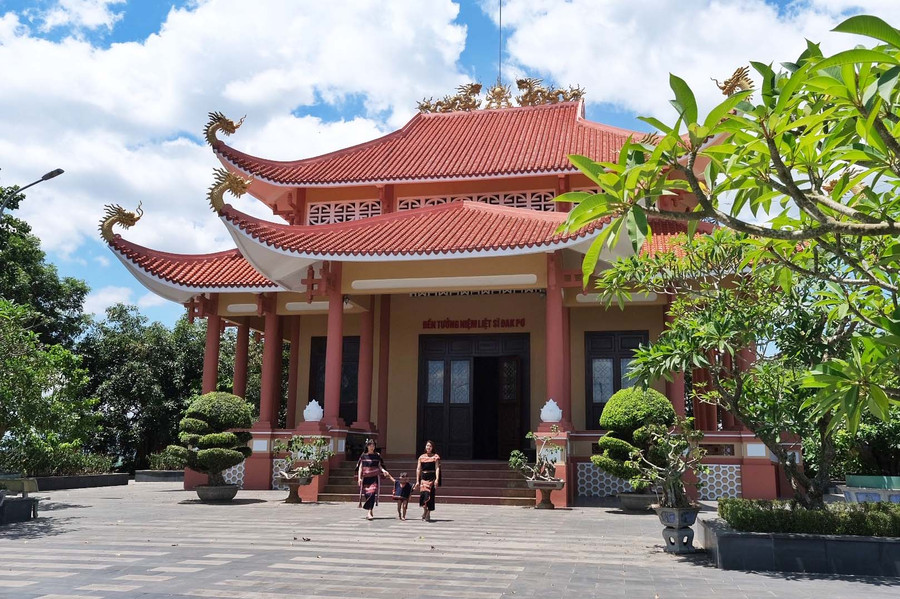 Di tích chiến thắng Đak Pơ có thế mạnh trong kết nối và phát triển du lịch liên vùng nhờ hội tụ các giá trị về lịch sử và kiến trúc. Ảnh: H.N Di tích chiến thắng Đak Pơ có thế mạnh trong kết nối và phát triển du lịch liên vùng nhờ hội tụ các giá trị về lịch sử và kiến trúc. Ảnh: H.N