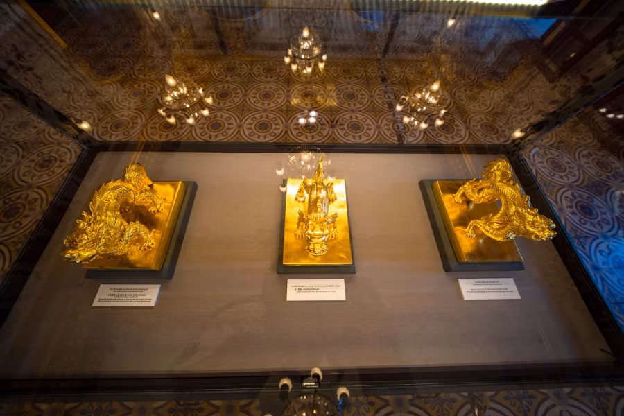 Các tác phẩm ấn thời các vua Minh Mạng, Khải Định, Hàm Nghi Các tác phẩm ấn thời các vua Minh Mạng, Khải Định, Hàm Nghi