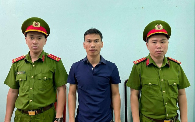 Bị can Lê Hùng Cường bị bắt tạm giam Ảnh: Công an Tây Giang