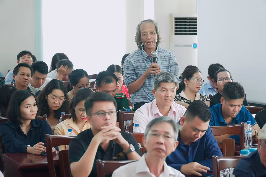 CTV Hùng Hoa Lư phát biểu tại hội nghị. Ảnh: Đ.T CTV Hùng Hoa Lư phát biểu tại hội nghị. Ảnh: Đ.T