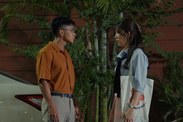 Jun Phạm và Thúy Ngân trong những tập đầu phim "7 năm chưa cưới sẽ chia tay" Jun Phạm và Thúy Ngân trong những tập đầu phim "7 năm chưa cưới sẽ chia tay"
