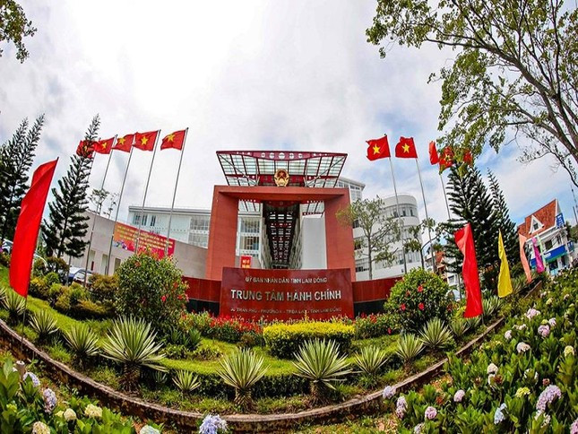 UBND tỉnh Lâm Đồng đề nghị thu hồi toàn bộ diện tích đất đã giao đất của Công ty CP Du lịch Delta để thực hiện dự án Đà Lạt Plaza. Ảnh: Trung tâm Hành chính tỉnh Lâm Đồng. UBND tỉnh Lâm Đồng đề nghị thu hồi toàn bộ diện tích đất đã giao đất của Công ty CP Du lịch Delta để thực hiện dự án Đà Lạt Plaza. Ảnh: Trung tâm Hành chính tỉnh Lâm Đồng.