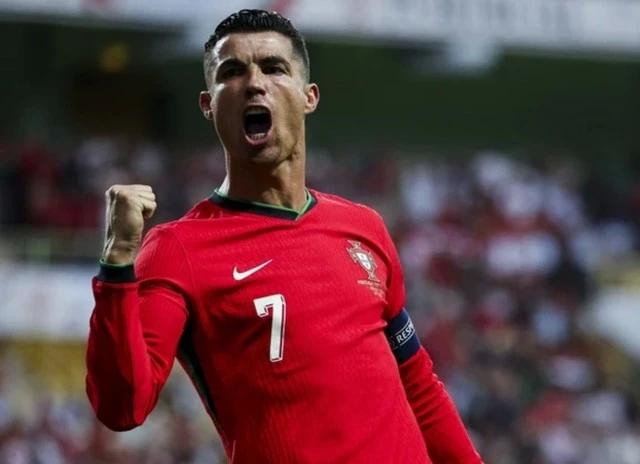 Ronaldo 39 tuổi vẫn là chân sút đáng xem ở EURO 2024 trong màu áo đội tuyển Bồ Đào Nha