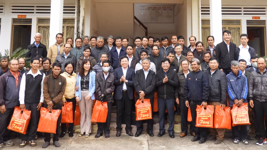 Ban Thường trực Ủy ban MTTQ Việt Nam huyện Đak Đoa gặp mặt thân mật đại biểu chức việc các tôn giáo. Ảnh: T.N