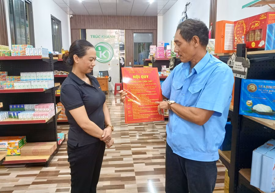 Mô hình "Tổ liên gia an toàn phòng cháy chữa cháy" tại tổ dân phố 10 được chính quyền đánh giá hiệu quả, thiết thực trong công tác phòng cháy, chữa cháy. Ảnh: H.L