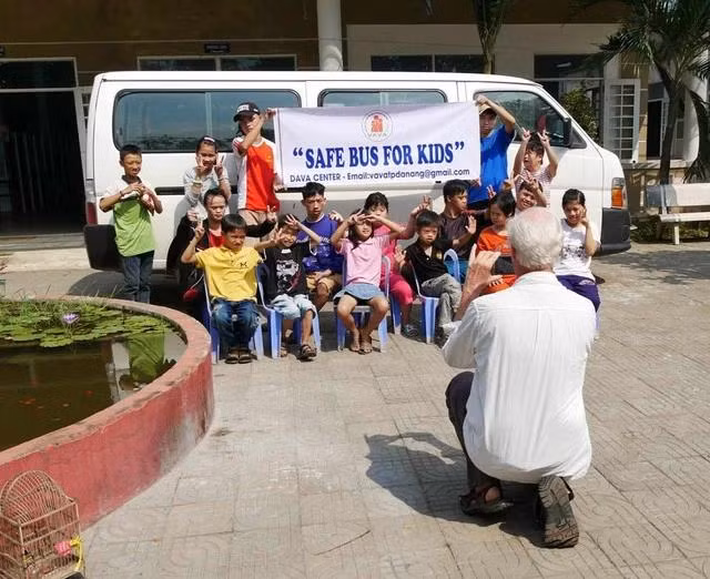 Chiếc xe mà ông Matthew gây quỹ ủng hộ cho Trung tâm Bảo trợ nạn nhân chất độc da cam và trẻ em bất hạnh TP.Đà Nẵng