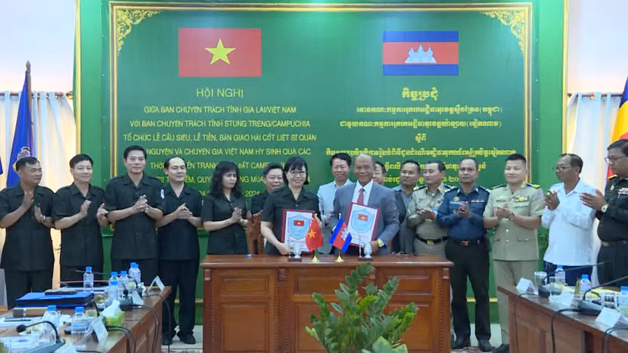 Từ ngày 15 đến 17-5 sẽ tổ chức lễ cầu siêu và lễ tiễn, bàn giao 21 hài cốt liệt sĩ quân tình nguyện và chuyên gia Việt Nam hy sinh trong các thời kỳ chiến tranh ở Campuchia do Đội K52 tìm kiếm, quy tập . Ảnh: Đ.H