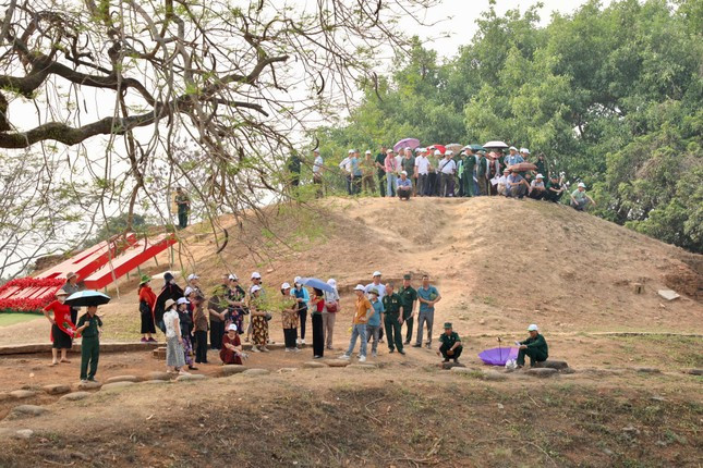 Đồi A1, được bảo tồn khá nguyên vẹn. Đồi A1, được bảo tồn khá nguyên vẹn.