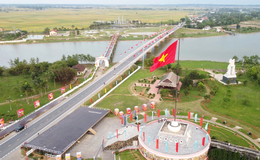 Cầu Hiền Lương ngày nay. Ảnh: Đăng Đức