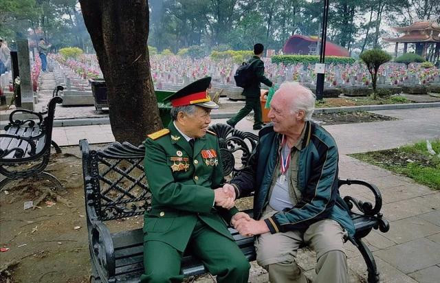 Ông Matthew gặp gỡ cựu chiến binh Việt Nam Ông Matthew gặp gỡ cựu chiến binh Việt Nam