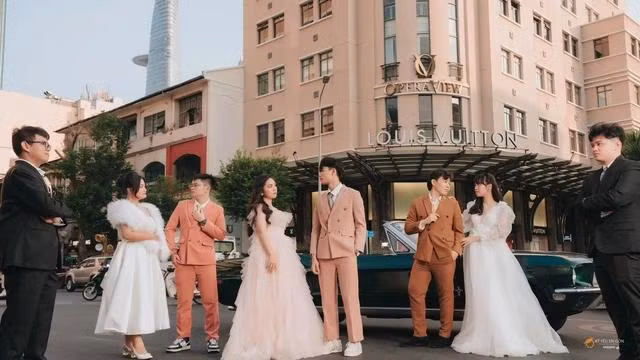 Bộ ảnh kỷ yếu "chất" như poster phim Penthouse (Cuộc chiến thượng lưu)