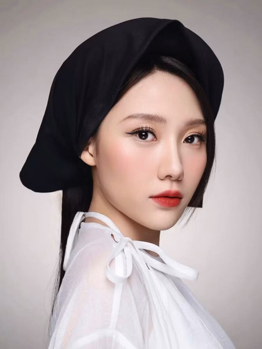 Nói về việc thay đổi ngoại hình, nữ diễn viên sinh năm 1999 bày tỏ: "Là người diễn viên, việc thay đổi bản thân theo hướng tích cực cũng là cách thể hiện sự tôn trọng khán giả"