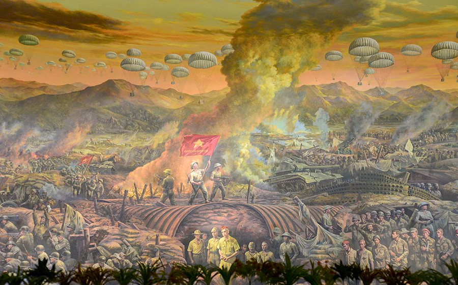 Một phần bức tranh panorama Trận chiến Điện Biên Phủ tại Bảo tàng Chiến thắng lịch sử Điện Biên Phủ (nguồn internet).