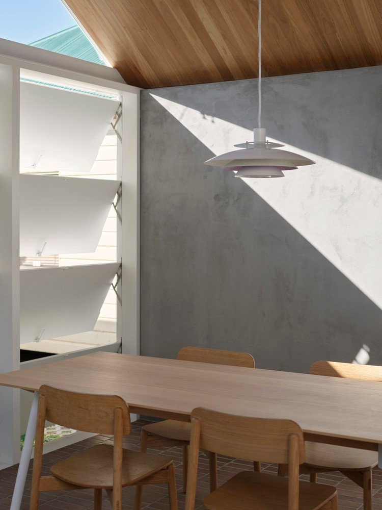 Năm khu vườn giúp cho mọi không gian trong nhà đều có thể đón nắng, gió và ánh sáng.