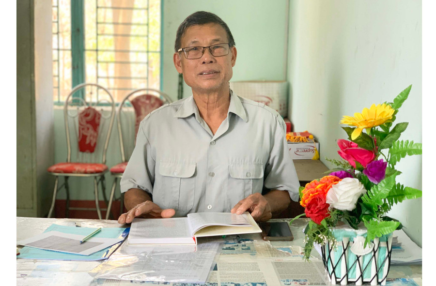 Với vai trò là Phó Chủ tịch Hội Cựu chiến binh xã Yang Trung, ông Nguyễn Phong Hoa có nhiều đóng góp vào sự phát triển của địa phương. Ảnh: R.H Với vai trò là Phó Chủ tịch Hội Cựu chiến binh xã Yang Trung, ông Nguyễn Phong Hoa có nhiều đóng góp vào sự phát triển của địa phương. Ảnh: R.H